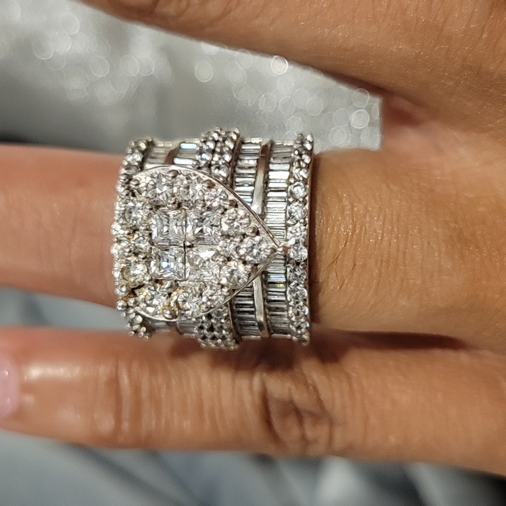 Cubic zirconia heart ring